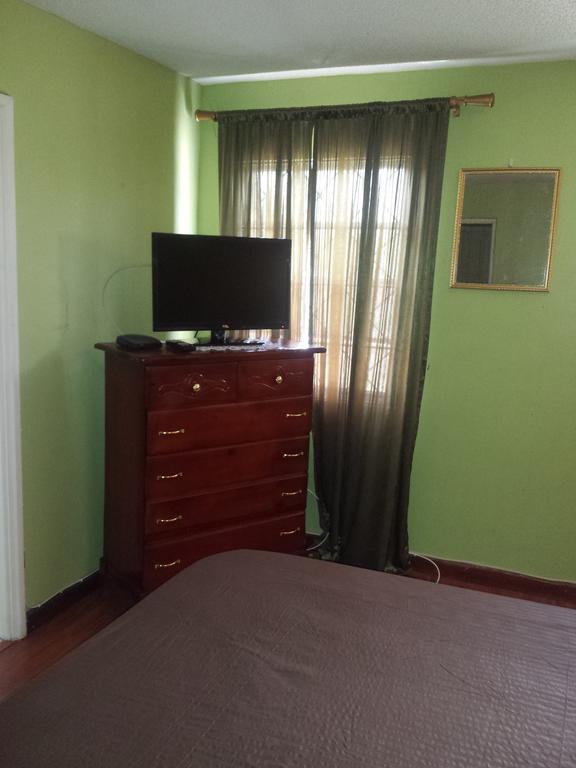 Impeccable Guest Rooms 2 Кингстън Стая снимка